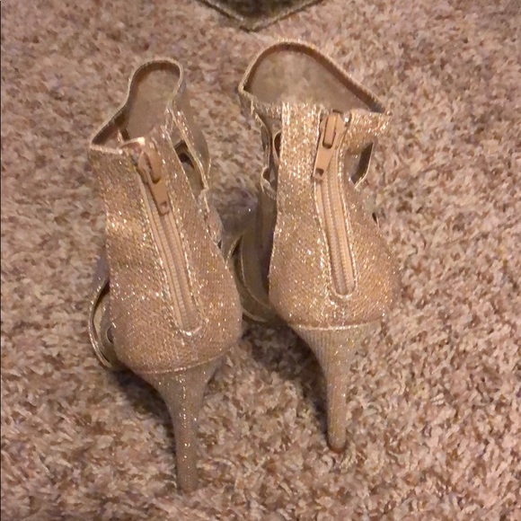 Shimmer gold heels - Picture 2 of 3